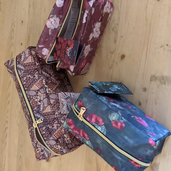 Makeup Bag Collection - Picture 1 of 7